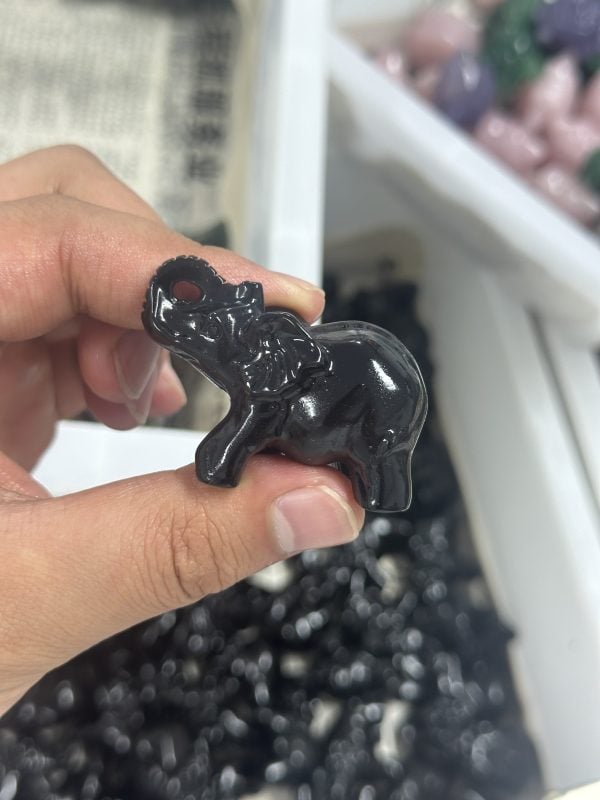 Obsidian carved elephant - Image 3